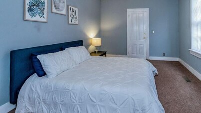 Moments to Chattahoochee-Cottage - Walk-To-Dining!