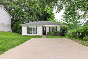 Exterior - Near Shops, Dining & Airport- The Hilltop Bungalow (Columbus)