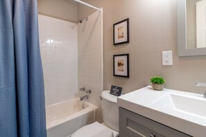Shower, hair dryer, towels, shampoo - Centrally Located - The Delightful Doubles Unit B (Columbus)