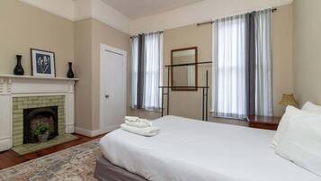 2 habitaciones, tabla de planchar con plancha, cuna de viaje y wifi