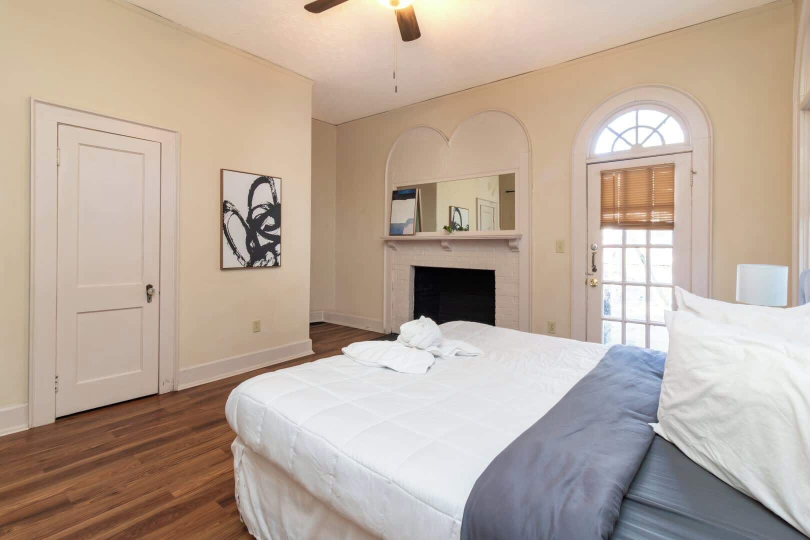 6 habitaciones, tabla de planchar con plancha, cuna de viaje y wifi 