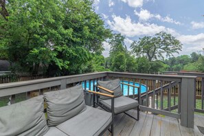 Property grounds - Ultimate Group Stay with Private Pool: Sleeps 18 Near Riverwalk (Columbus)