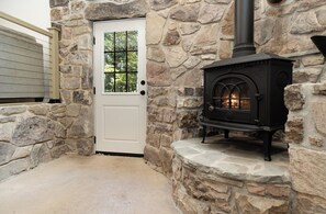 Property grounds - Secluded 4 bedroom Cottage with hot tub & wood burning fire pit (Loysville)