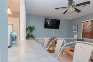 Interior - Large Yard with Treehouse! Tri-Level Retreat (Columbus)