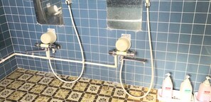 Bathroom - Minshuku Katsumaruso <ikinoshima> (Iki)