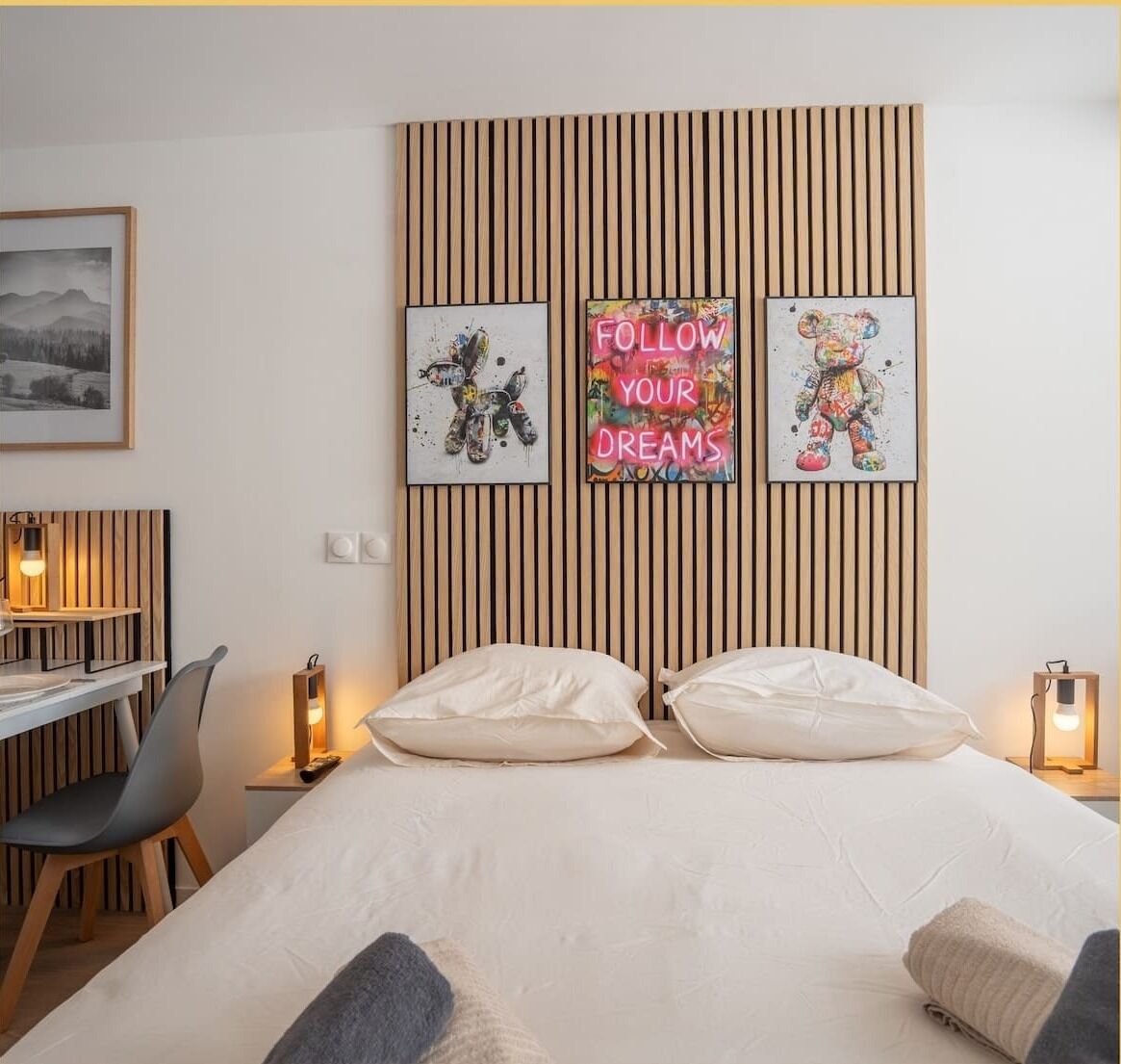 Iron/ironing board, bed sheets