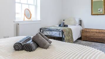 2 bedrooms, iron/ironing board, WiFi, bed sheets