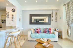 Living area - ®{Las~Olas~Beach~Condo}@JuanDolio +BeachFront+Pool (Juan Dolio)