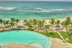 Pool - ®{2Br~Marbella~Views} Jaccuzi +Pool+Beachfront (Playa Juan Dolio)