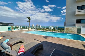 Pool - ®(The~LUX~Natural~Art) @DowntownSD +Pool+Gym+2BR (Santo Domingo)