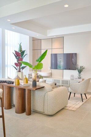 Smart TV - ®(The~LUX~Natural~Art) @DowntownSD +Pool+Gym+2BR (Santo Domingo)