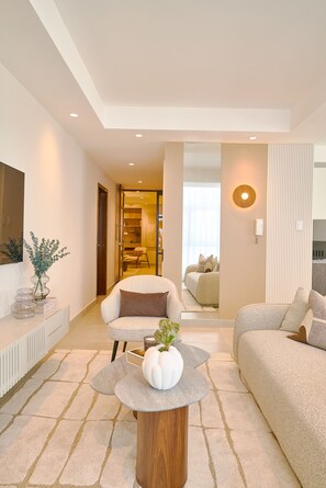 Smart TV - ®(The~LUX~Natural~Art) @DowntownSD +Pool+Gym+2BR (Santo Domingo)