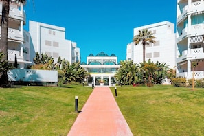 Exterior - Beachfront Apartment in Puerto Banus. Playa Rocio (Marbella)