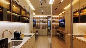 ห้องดีลักซ์ดูเพล็กซ์, ระเบียง, วิวเมือง | ครัวส่วนตัว