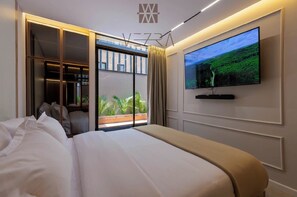Dupleks Deluks, balkon, pemandangan kota | Tirai kedap cahaya, setrika/meja setrika, dan Wi-Fi gratis