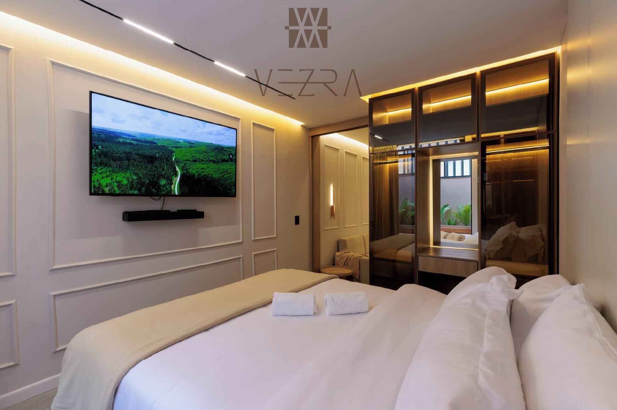 Dúplex Deluxe, balcón, vista a la ciudad | Cortinas blackout, tabla de planchar con plancha y wifi gratis 