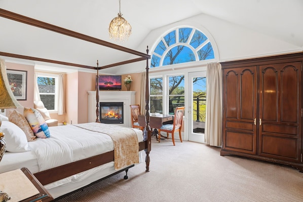 8 bedrooms, iron/ironing board, free WiFi, bed sheets