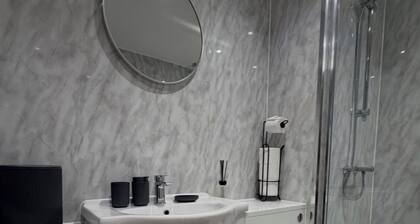 The Coach House - ultimate home away from home!