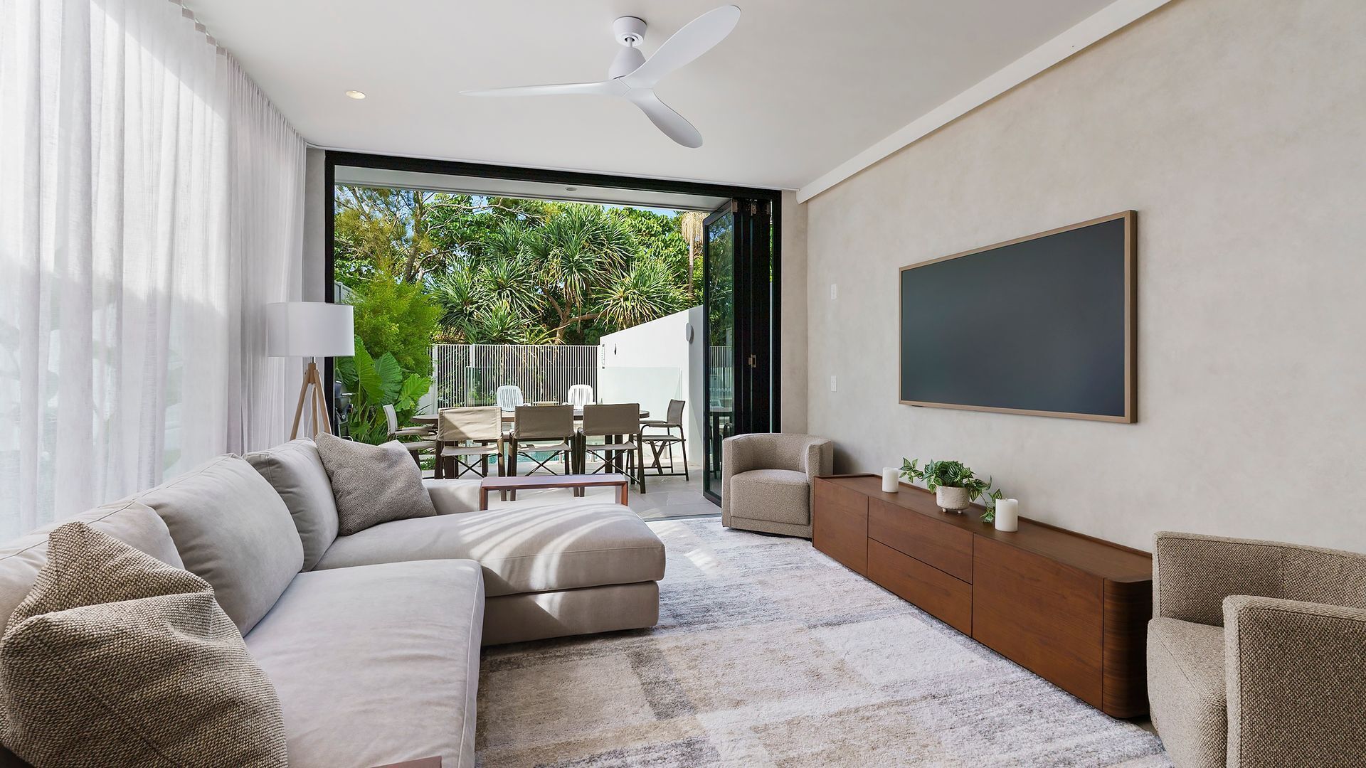 Solis Villas - Creek Frontage! - 헤이스팅스 포인트