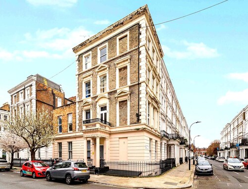 Modern 1BR Apartment in Greater London