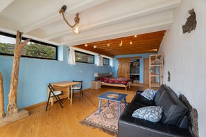 WiFi, bed sheets - Holiday Home 'La Torre' with Private Terrace, Private Garden and Wi-Fi (Santa Cruz de Tenerife)