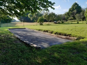 Property grounds - Guest Room and Table d'Hôtes “La Grange Aux Oiseaux” (Neuville-lez-Beaulieu)