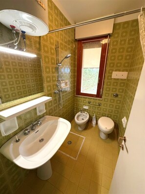 Apartment, Multiple Bedrooms, Balcony, Garden View | Bathroom - Relaxing Stay in a Flat With Terrace and Pool (Lignano Sabbiadoro)