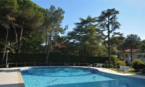 Outdoor pool - Relaxing Stay in a Flat With Terrace and Pool (Lignano Sabbiadoro)