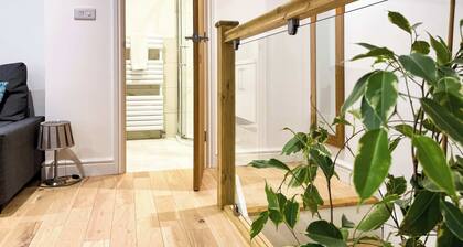 Broadweavers Cottage On Cotswold Way By STAE Homes