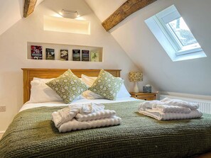 1 Schlafzimmer, Schreibtisch, Bügeleisen/Bügelbrett, Reisekinderbett
