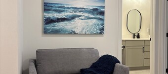 3 Bed, 3.5 Bath Townhome across from Arnolds Park & 10 min walk to Broadway