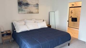 3 bedrooms, desk, free WiFi, bed sheets