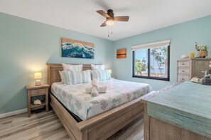 Iron/ironing board, travel cot, Internet, bed sheets - ☀️Steps to Beach | Two Community Pools + Hot Tub | Bac Bay #223☀️ (Fort Myers Beach)
