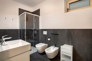 Hair dryer, towels - Appartamento Undici. - Living Lazise (Lazise)