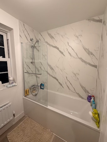 Basic Double Room, Park View | Bathroom. Brampton Park