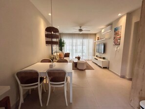 Smart TV - LUXURY APARTMENT IN THE BEACH (Punta Cana)