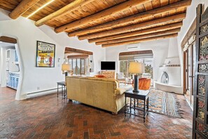 Interior - Nine Mile Road Estate (Santa Fe)