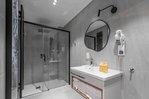 Apartamento superluxo, sacada, vista para a montanha | Parte interna