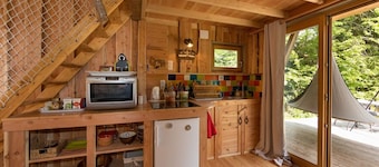 Chalet des Amoureux with Private Terrace & Garden, Wi-Fi, Fishing, Hiking