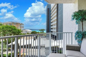 Property grounds - Mainsail 322 - Beachfront Condo, Free Bch Svc, Pool, Hot Tub, Tennis! (Miramar Beach)