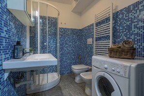 Basic Apartment | Bathroom - Loft San Carlo by Wonderful Italy (Turin)