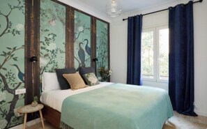3 bedrooms, desk, iron/ironing board, free WiFi - Premium 3-Bedroom Retreat in the Heart of Barcelona (Barcelona)