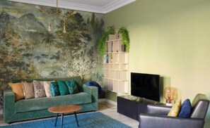 Smart TV - Premium 3-Bedroom Retreat in the Heart of Barcelona (Barcelona)
