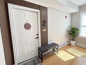 Interior - Comfortable 3BR in Lowell – Open Layout (Lowell)