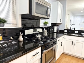 Fridge, microwave, oven, stovetop - Comfortable 3BR in Lowell – Open Layout (Lowell)
