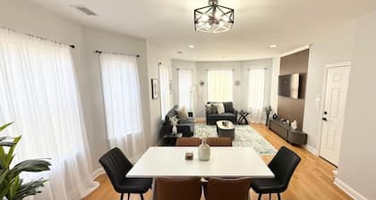 Comfortable 3BR in Lowell – Open Layout