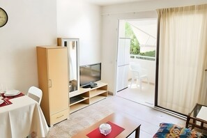 Living area - Apartment Near the Beach with Ocean View, Just Steps Away (Costa Adeje)