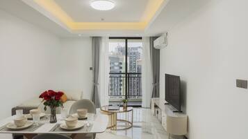 Exclusive-lejlighed - balkon - byudsigt | Spiseområde