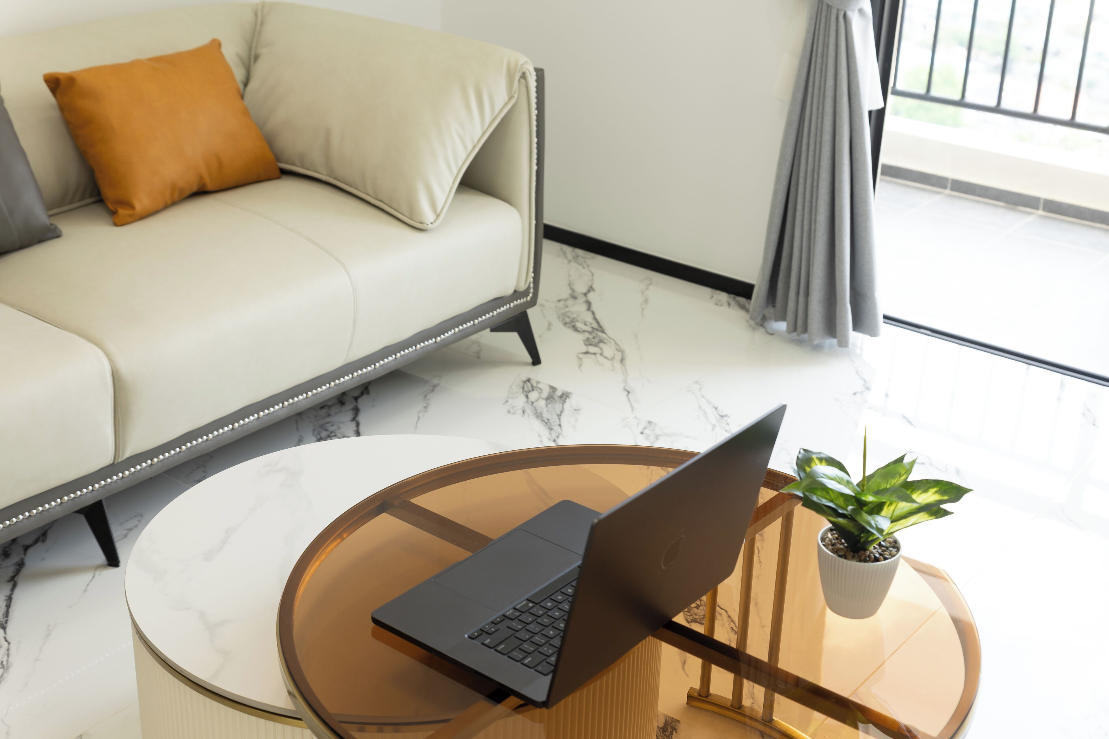 Exclusive Apartment, Balcony, City View | Ruang tamu