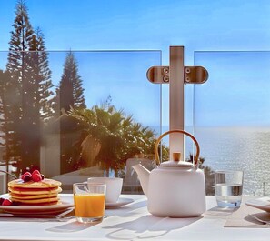 Outdoor dining - Extraordinary Penthouse with Breathtaking Ocean Views (San Eugenio Alto)